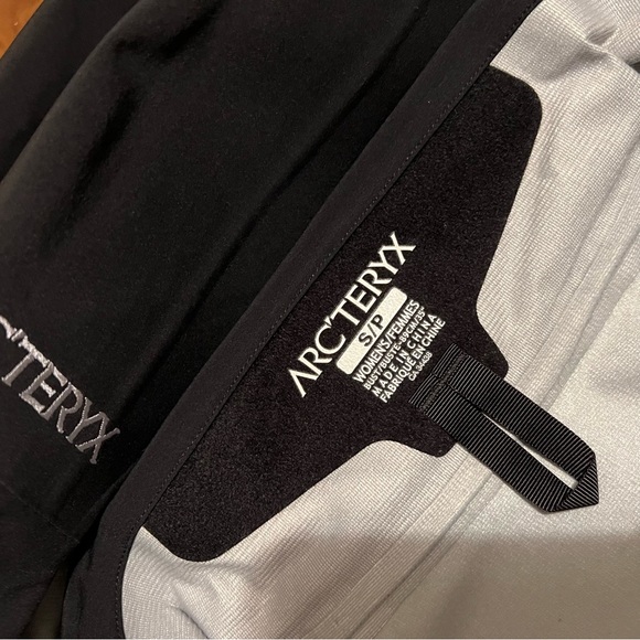 Arc’teryx Ravenna Shell Jacket - Black - Picture 3 of 16